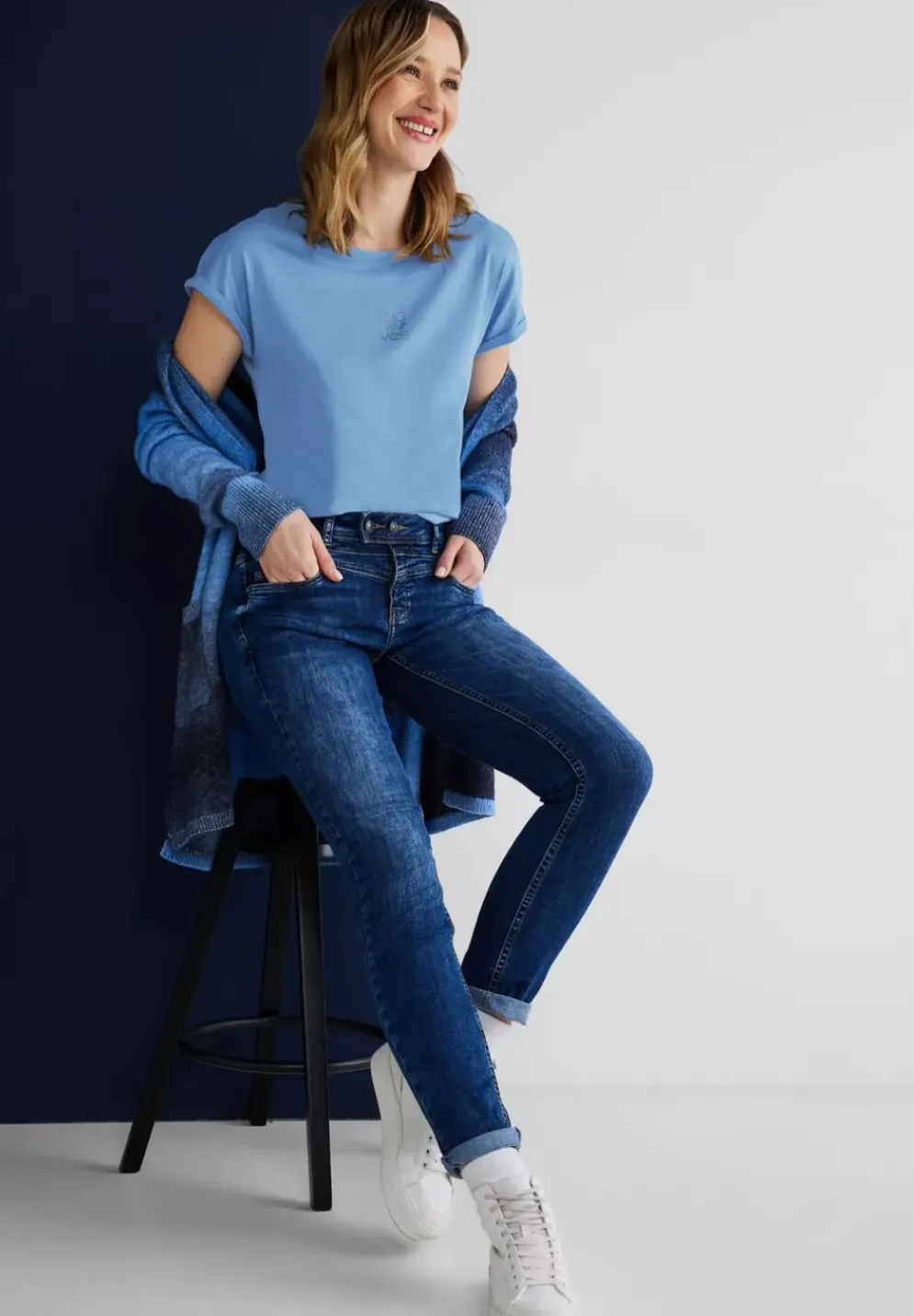 Basic Shirt Mit Steinchen