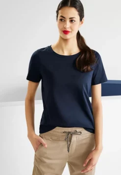 Basic T-Shirt