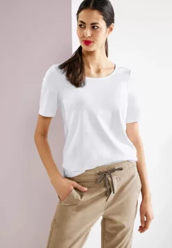 Basic T-Shirt
