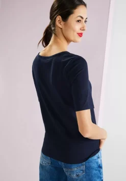 Basic T-Shirt