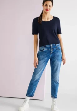 Basic T-Shirt