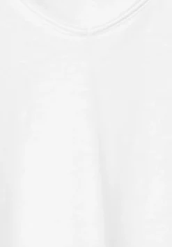 Basic V-Neck T-Shirt