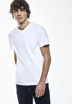 Basic V-Neck T-Shirt