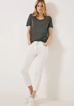Basic V-Neck T-Shirt