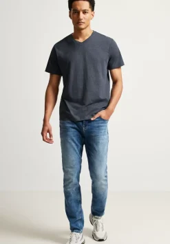 Basic V-Neck T-Shirt