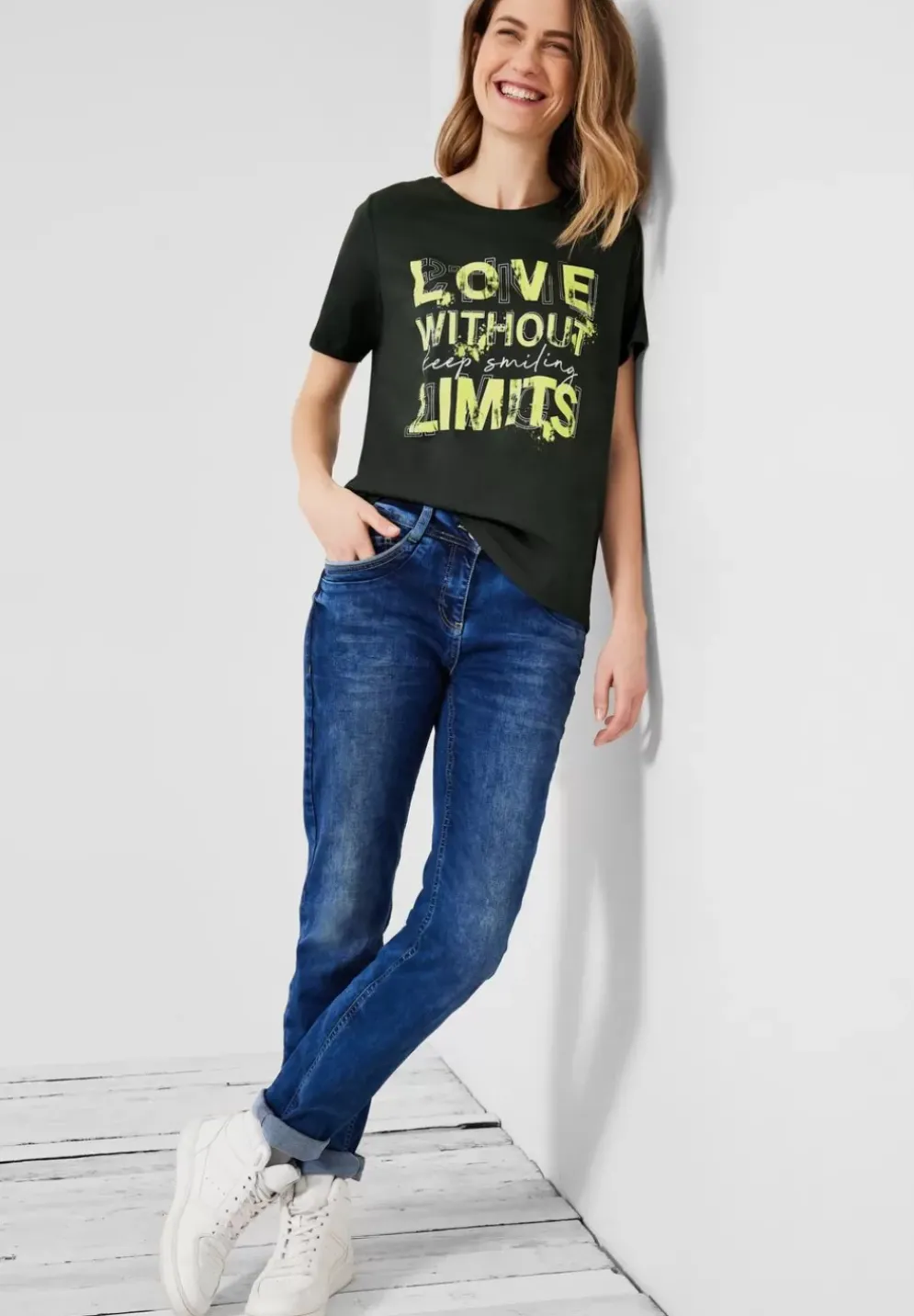 Basicshirt Mit Frontprint
