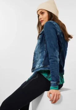 Blaue Jeansjacke