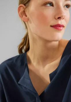 Bluse Mit Klappenkragen