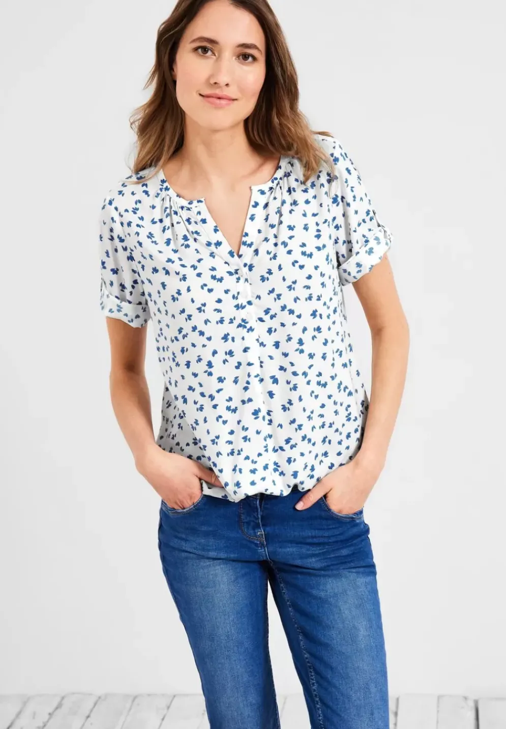 Bluse Mit Kurzer Knopfleiste
