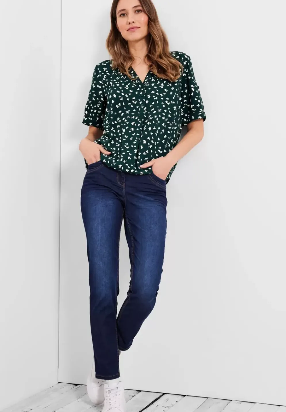 Bluse Mit Kurzer Knopfleiste