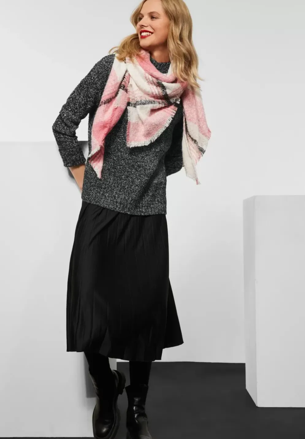 Boucle Stehkragenpullover