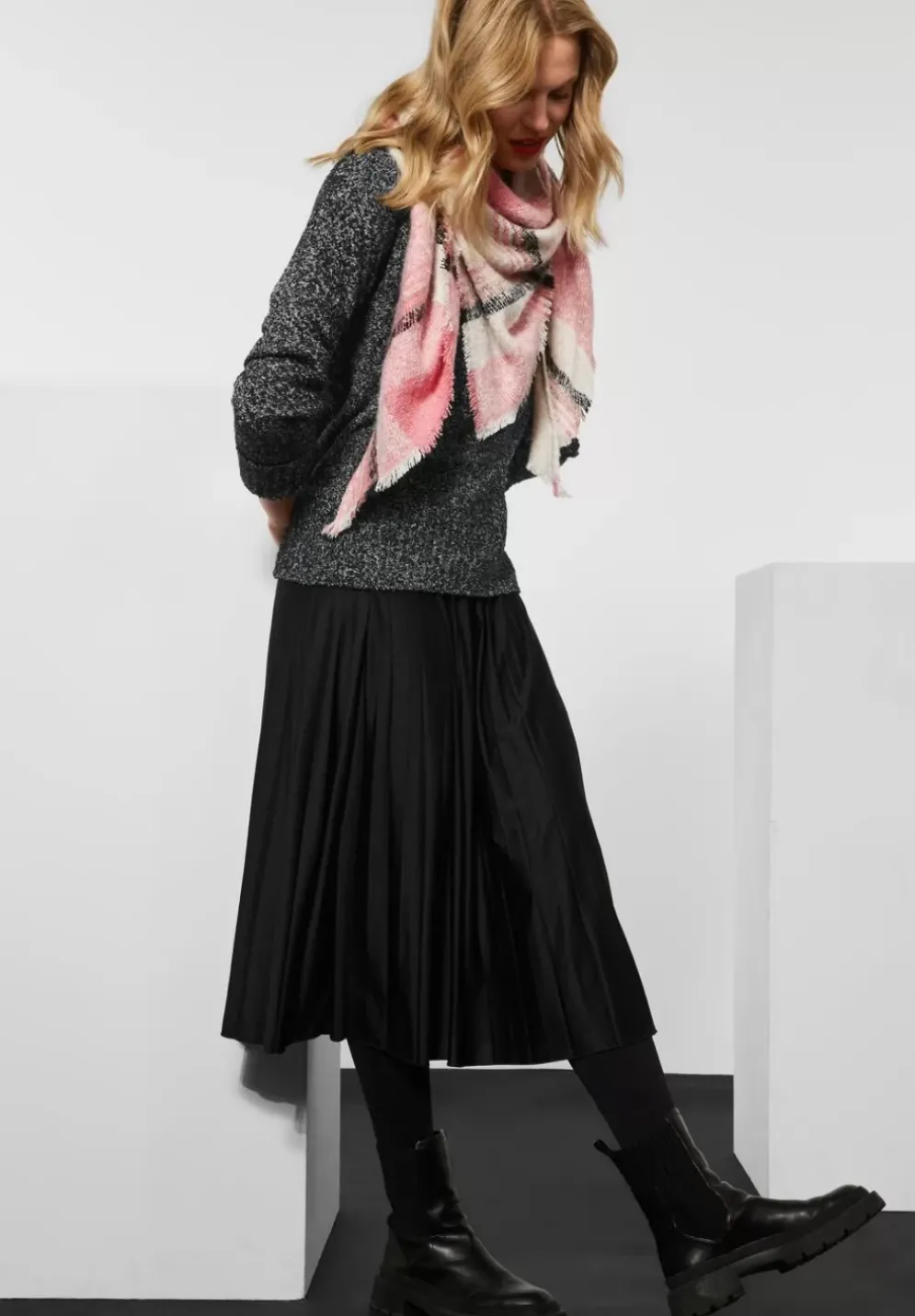 Boucle Stehkragenpullover