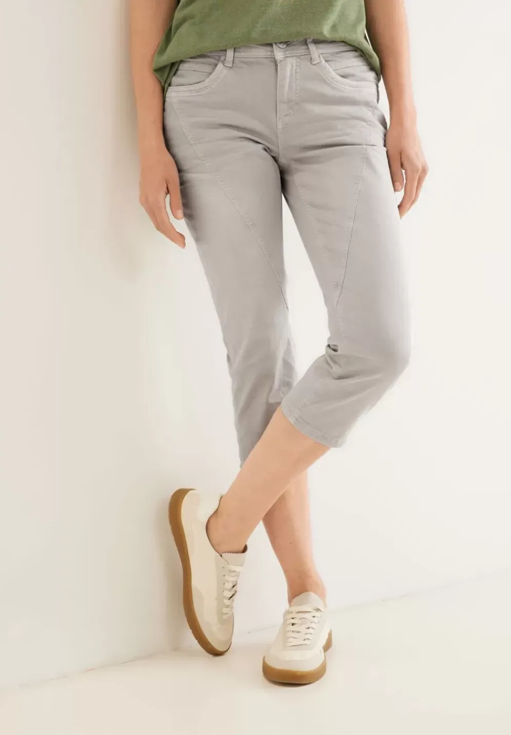 Casual Fit 3/4 Jeans