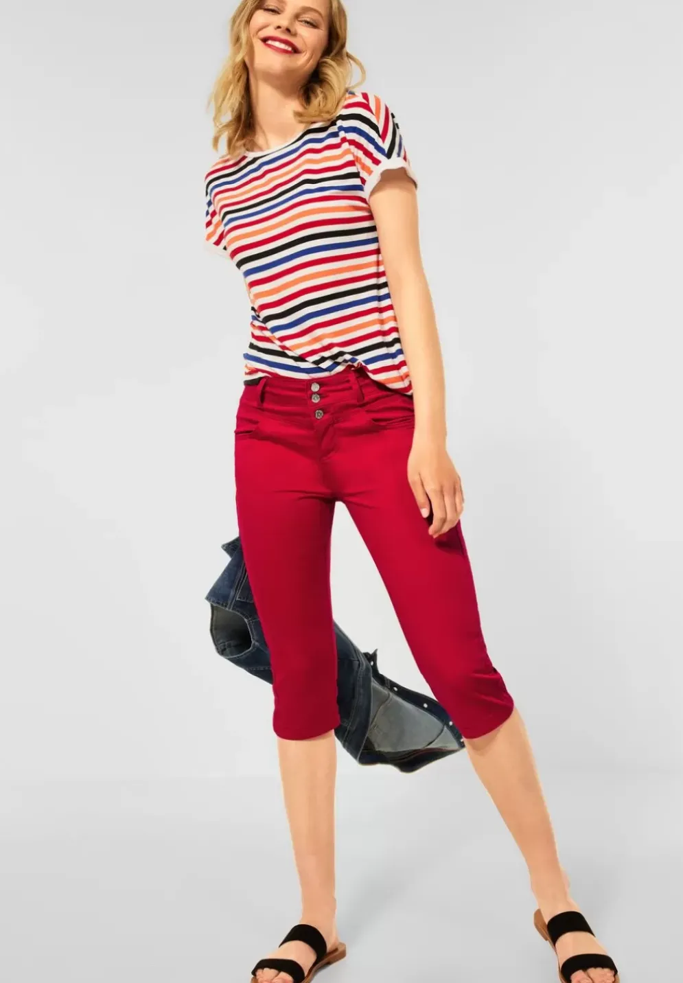 Casual Fit Caprihose