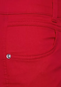 Casual Fit Caprihose