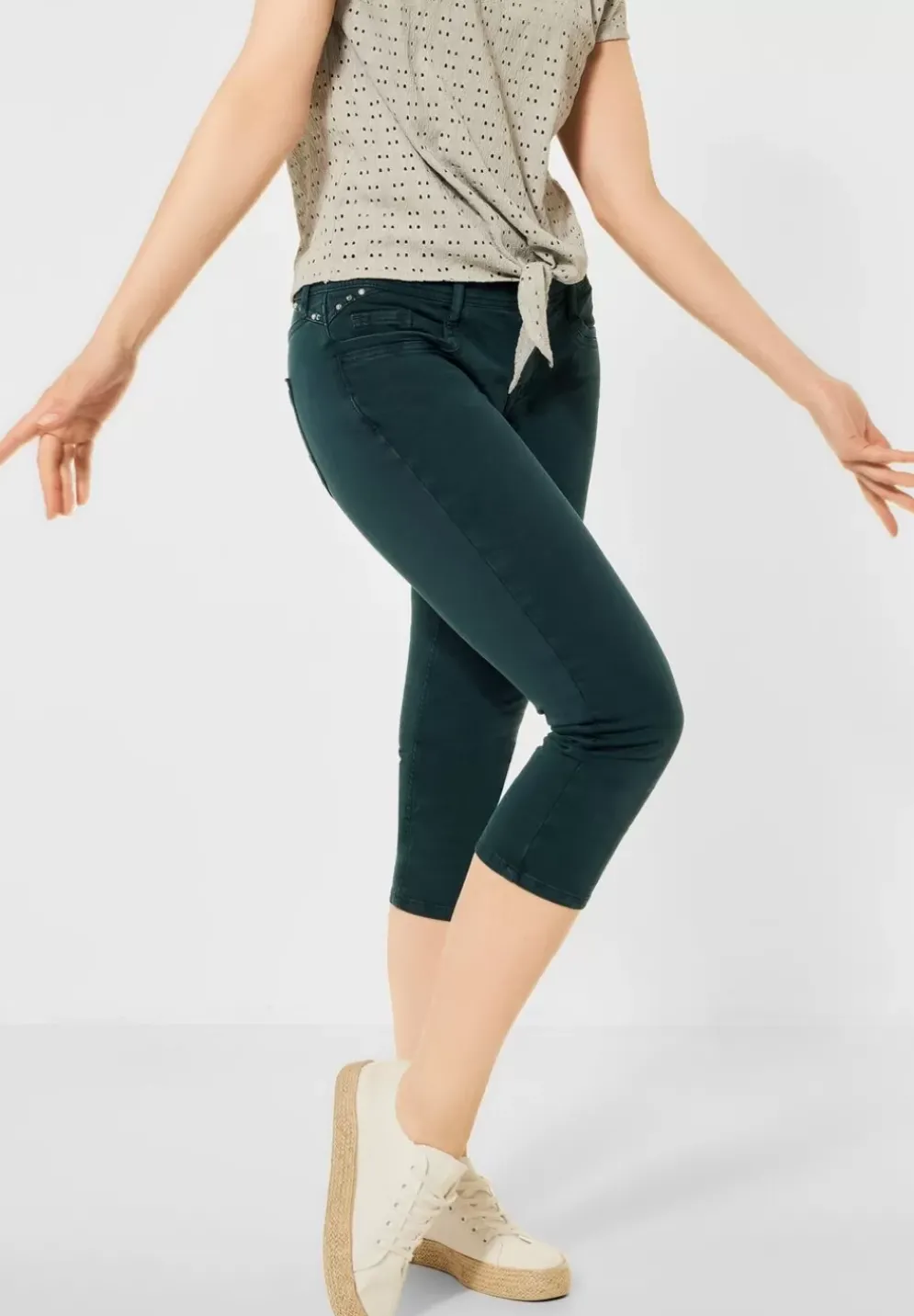 Casual Fit Denim In 3/4