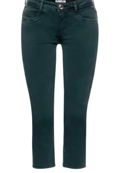 Casual Fit Denim In 3/4