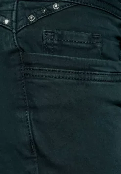 Casual Fit Denim In 3/4