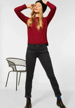 Casual Fit Denim In Black