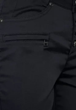 Casual Fit Hose