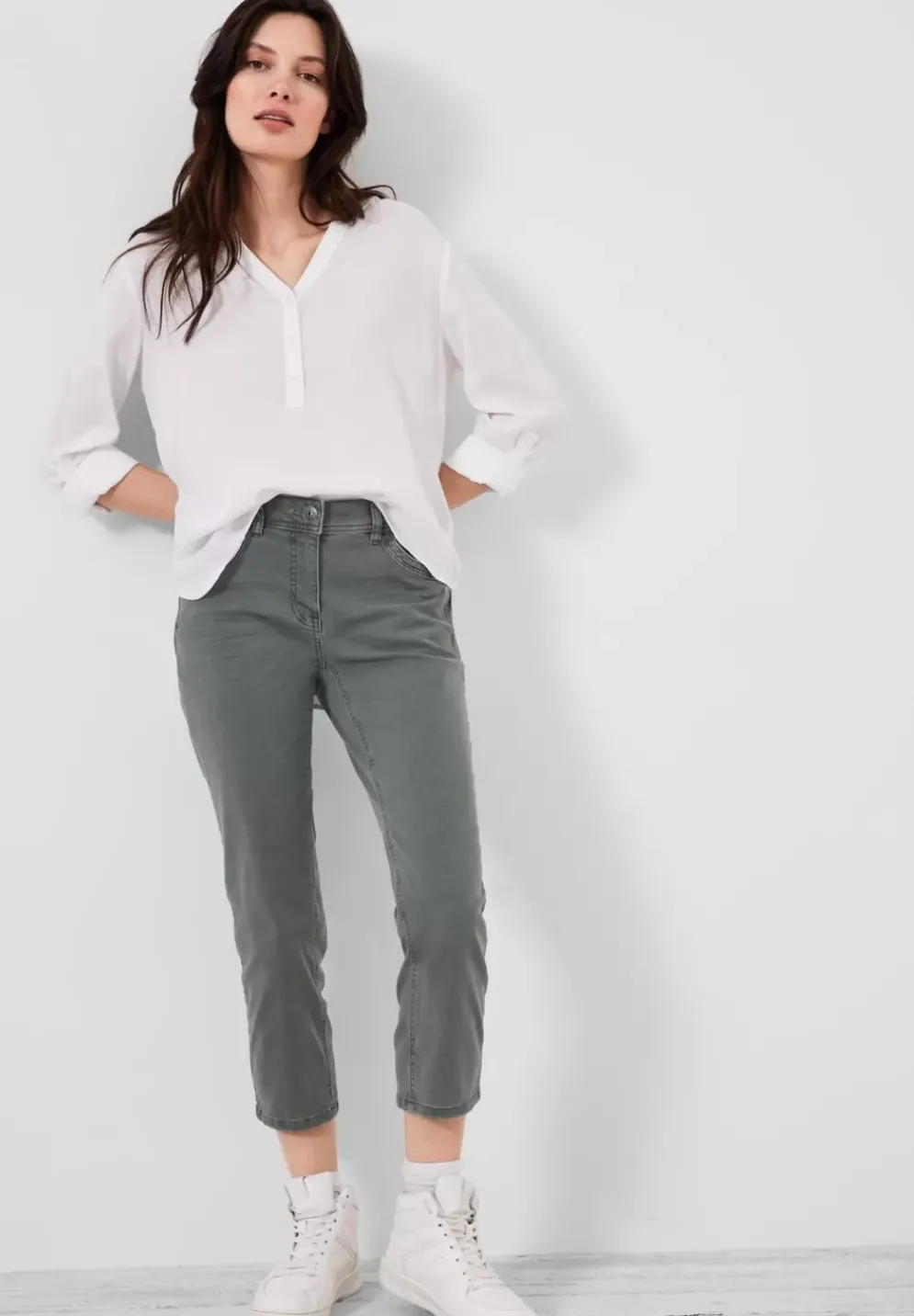 Casual Fit Hose