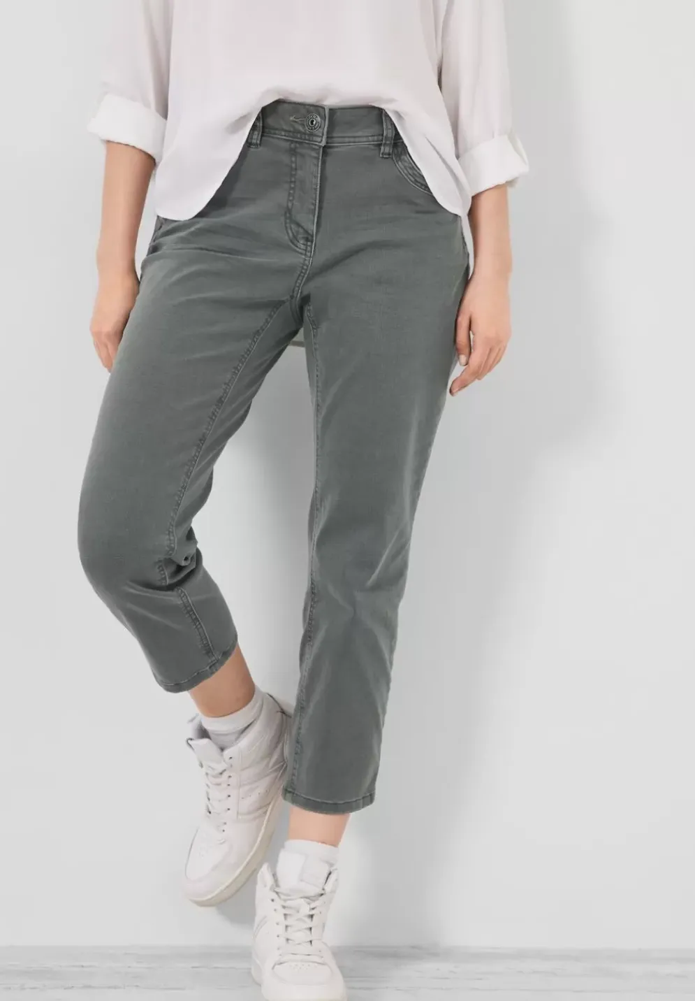 Casual Fit Hose
