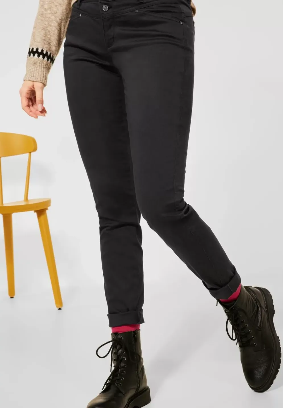 Casual Fit Hose