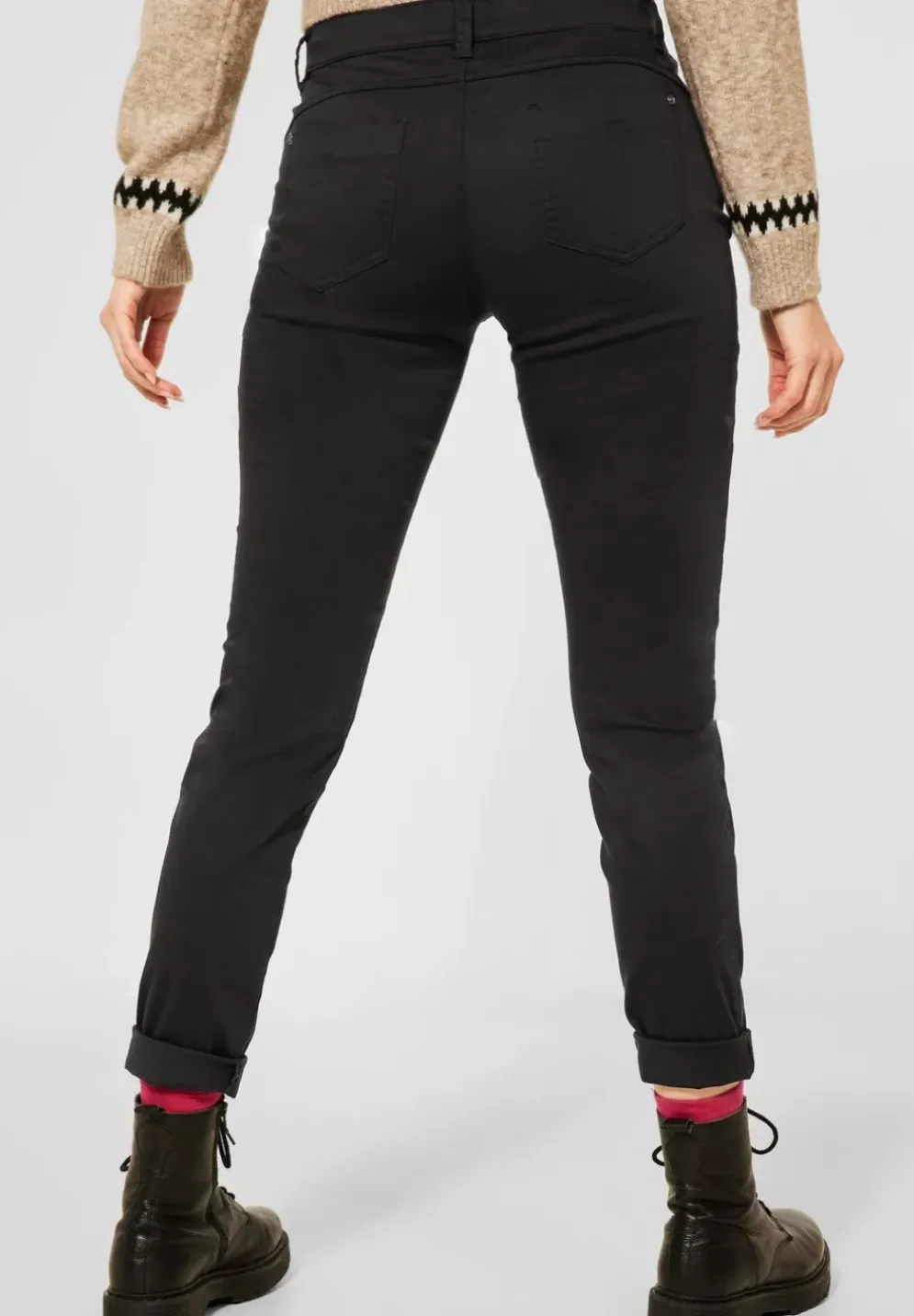 Casual Fit Hose