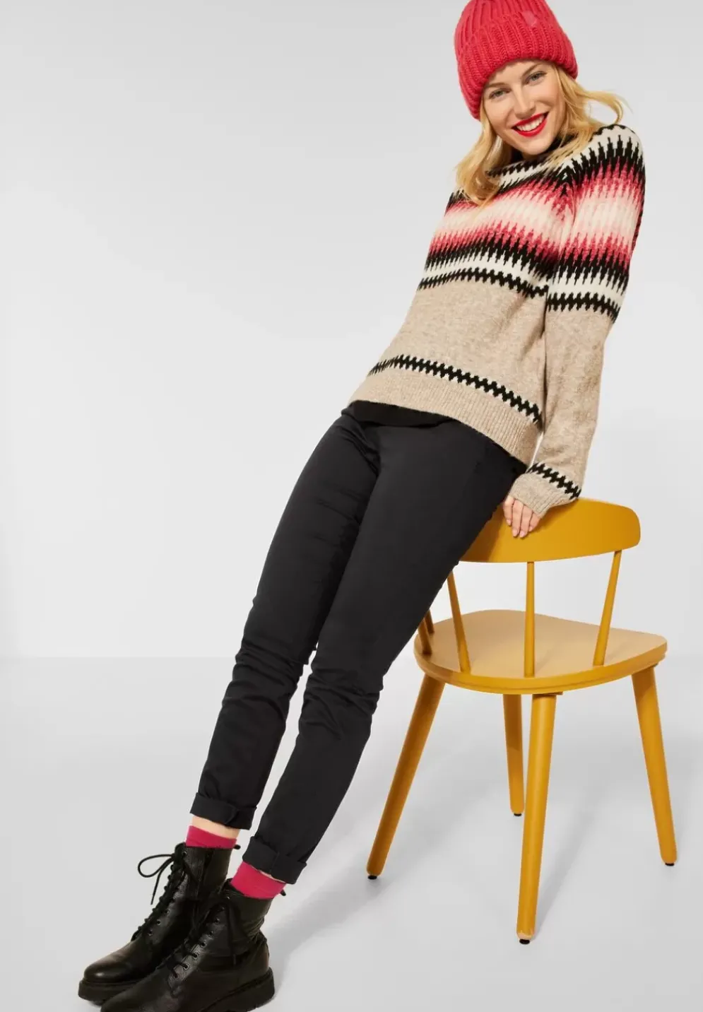 Casual Fit Hose