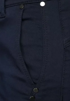 Casual Fit Hose