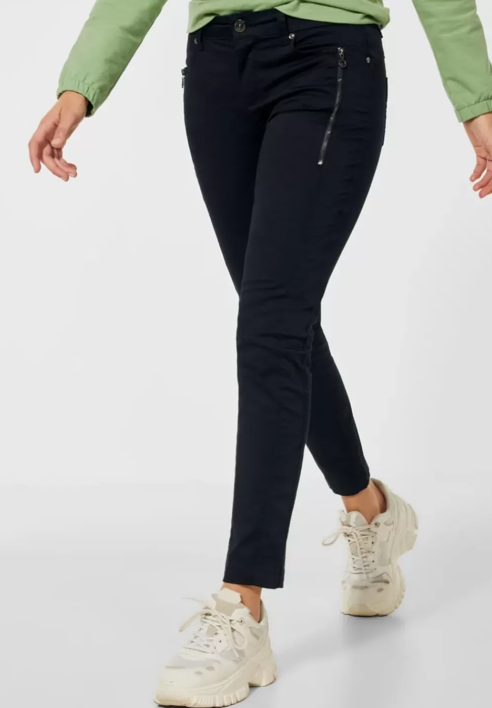 Casual Fit Hose
