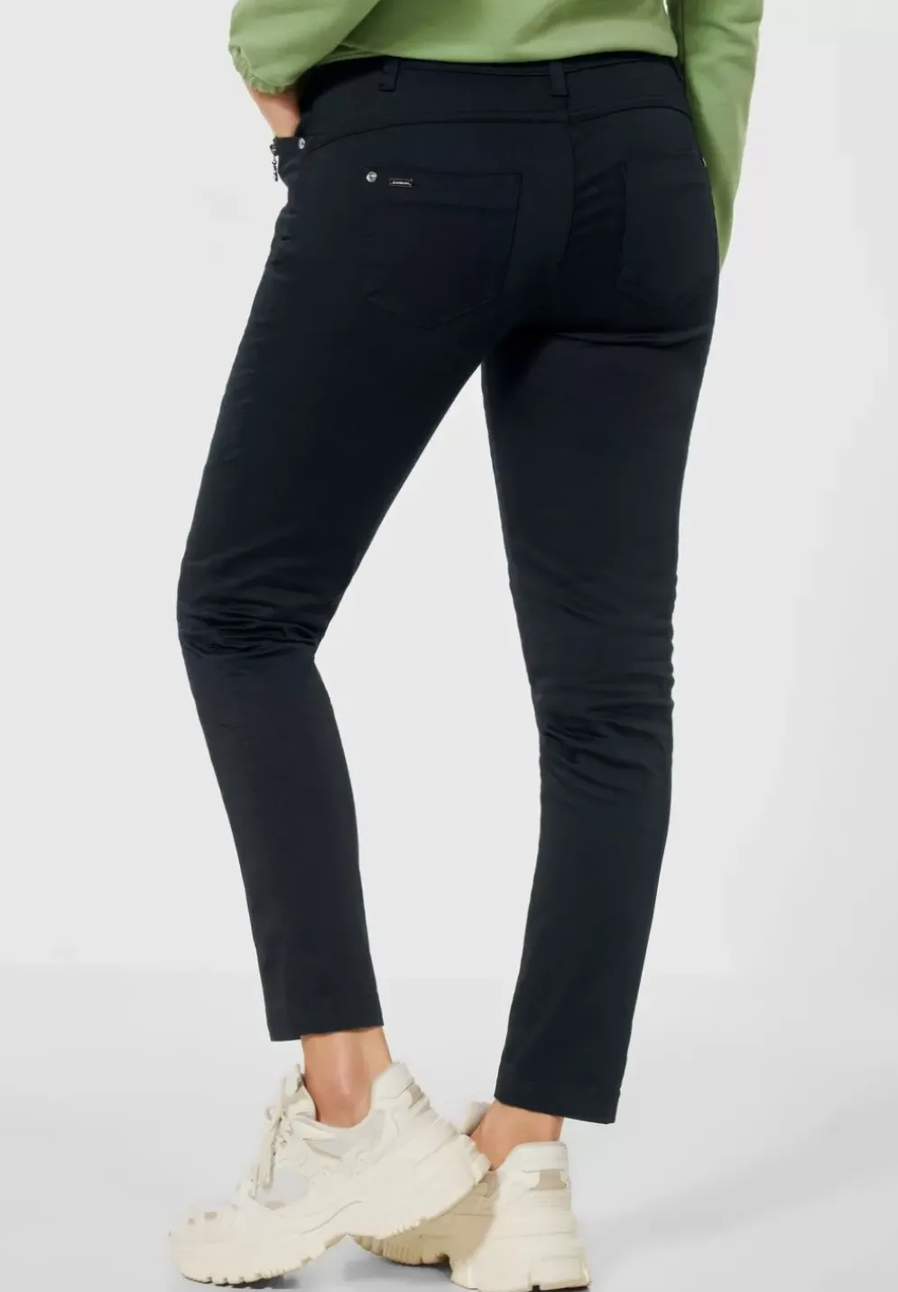 Casual Fit Hose