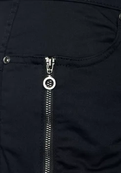 Casual Fit Hose