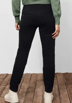 Casual Fit Hose