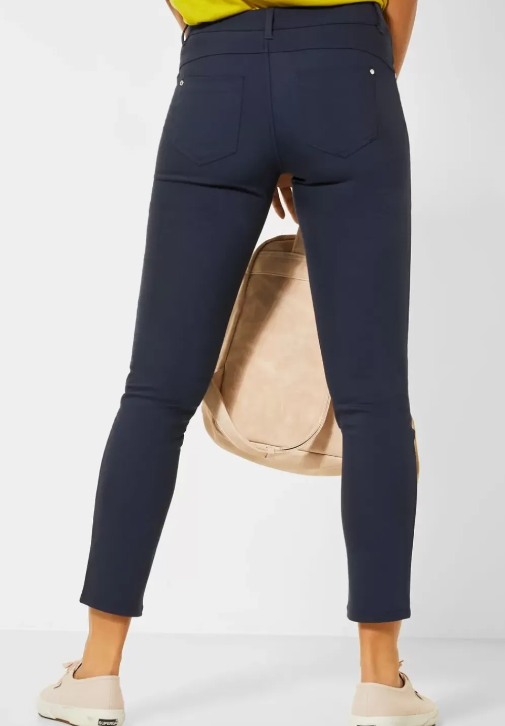 Casual Fit Hose