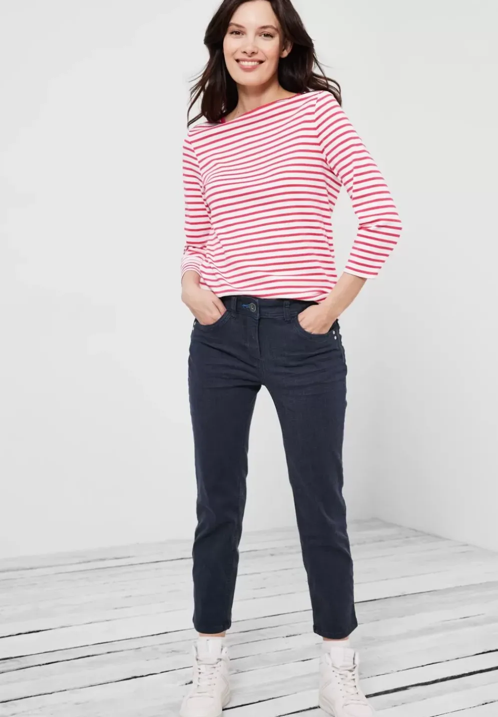 Casual Fit Hose