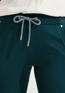 Casual Fit Hose