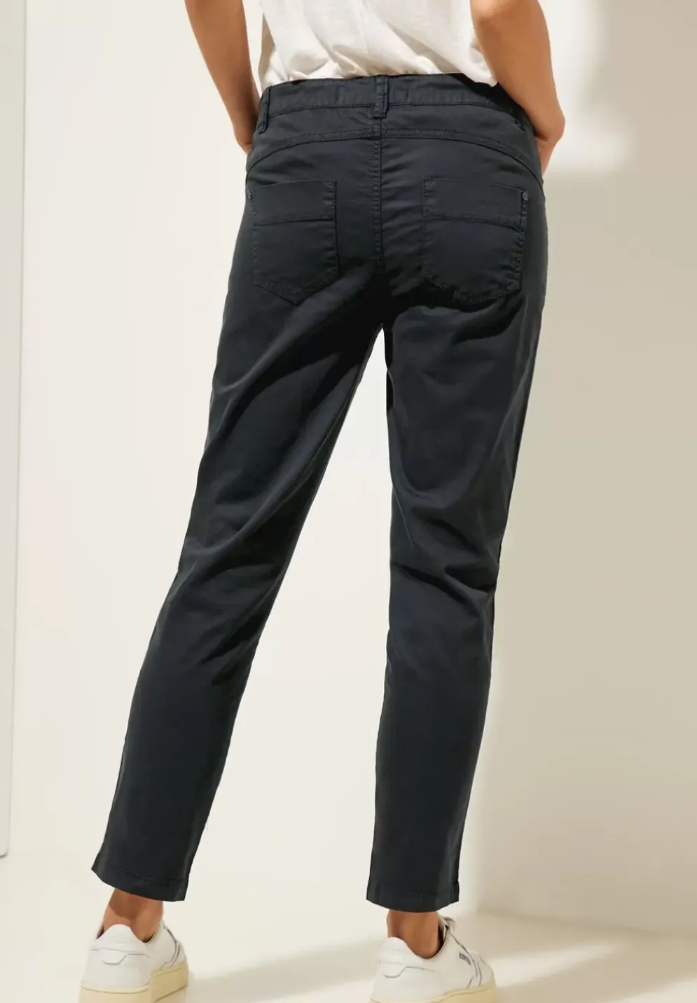 Casual Fit Hose