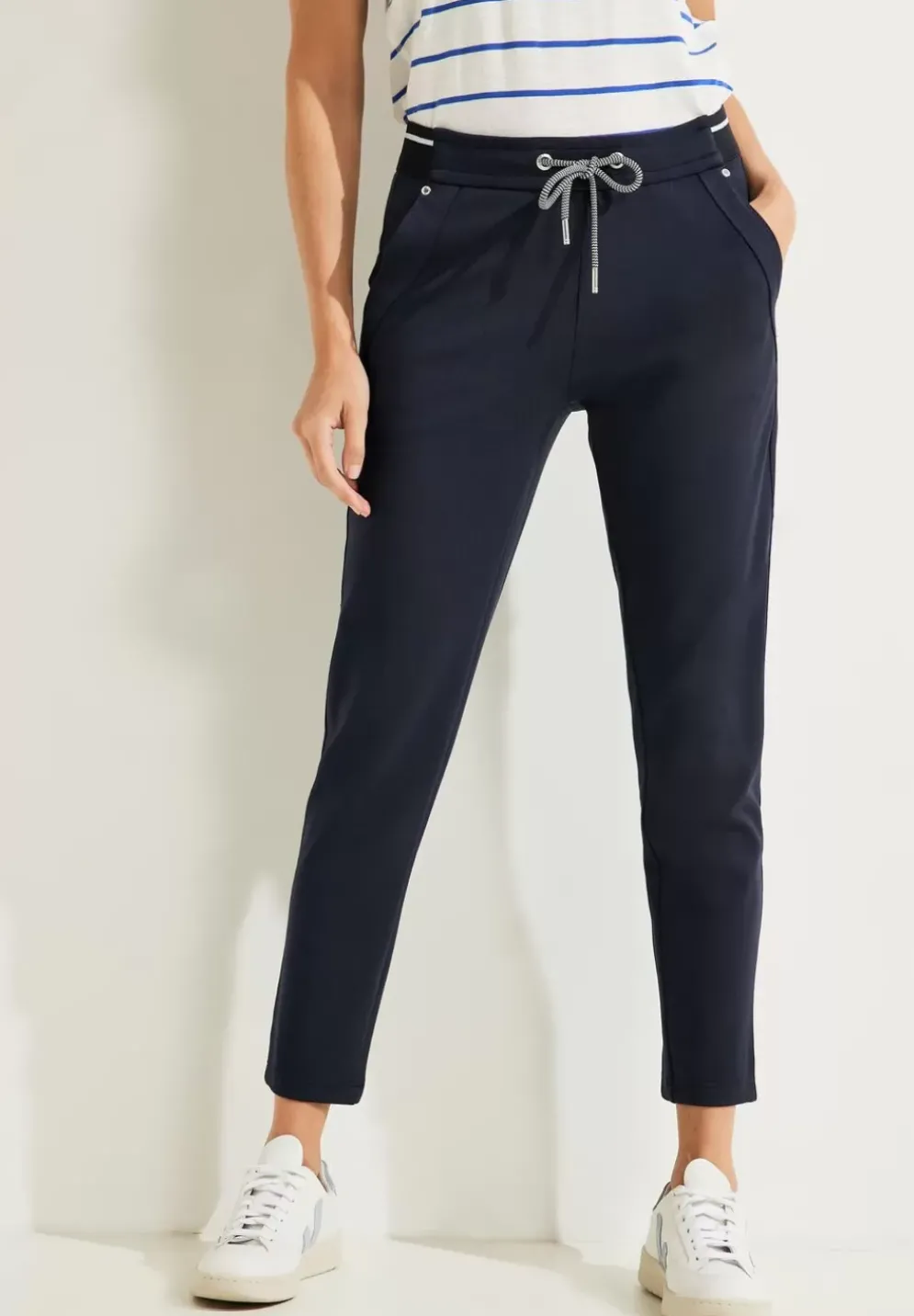 Casual Fit Hose