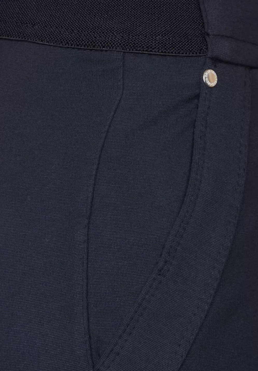 Casual Fit Hose
