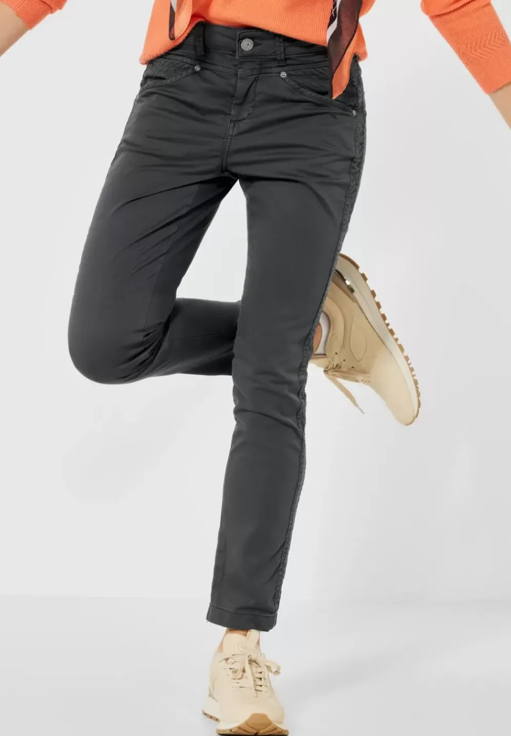 Casual Fit Hose