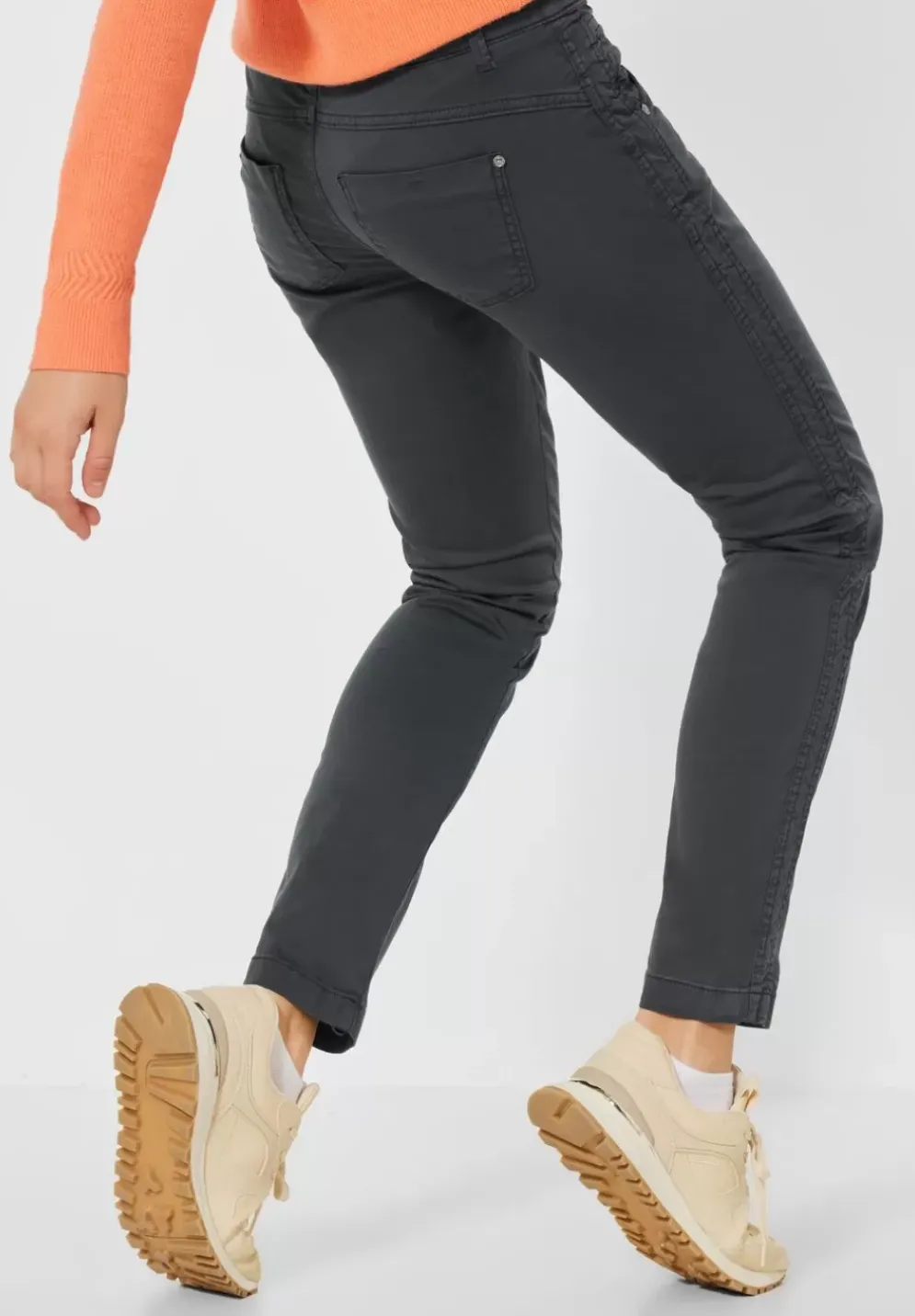 Casual Fit Hose
