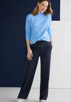 Casual Fit Hose