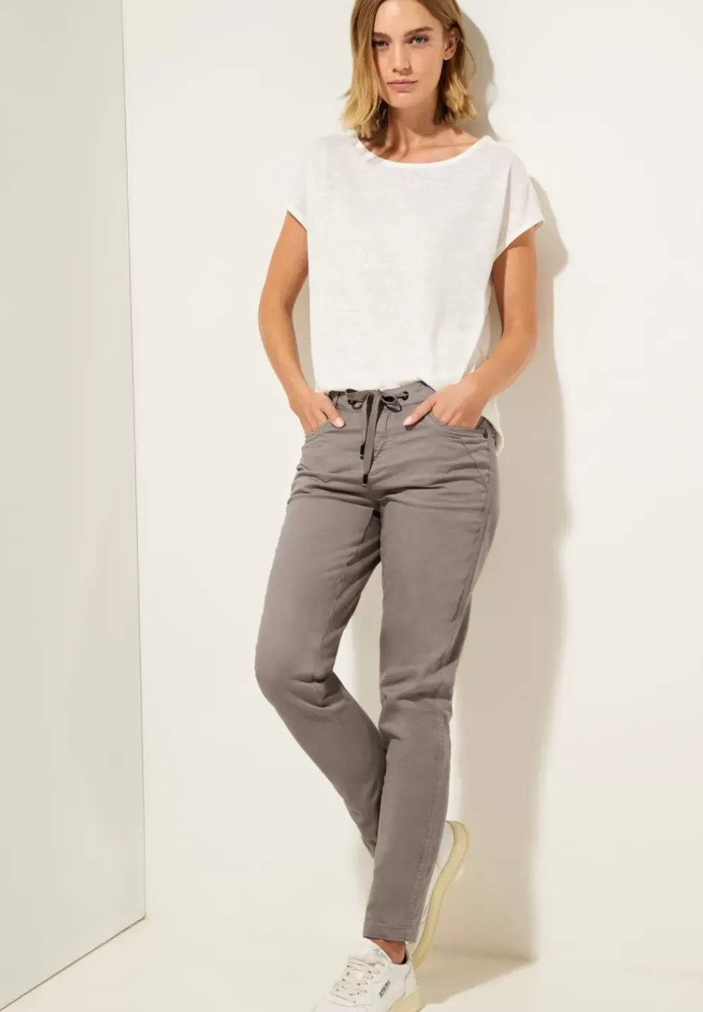 Casual Fit Hose