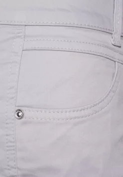 Casual Fit Hose