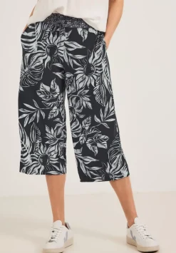 Casual Fit Hose