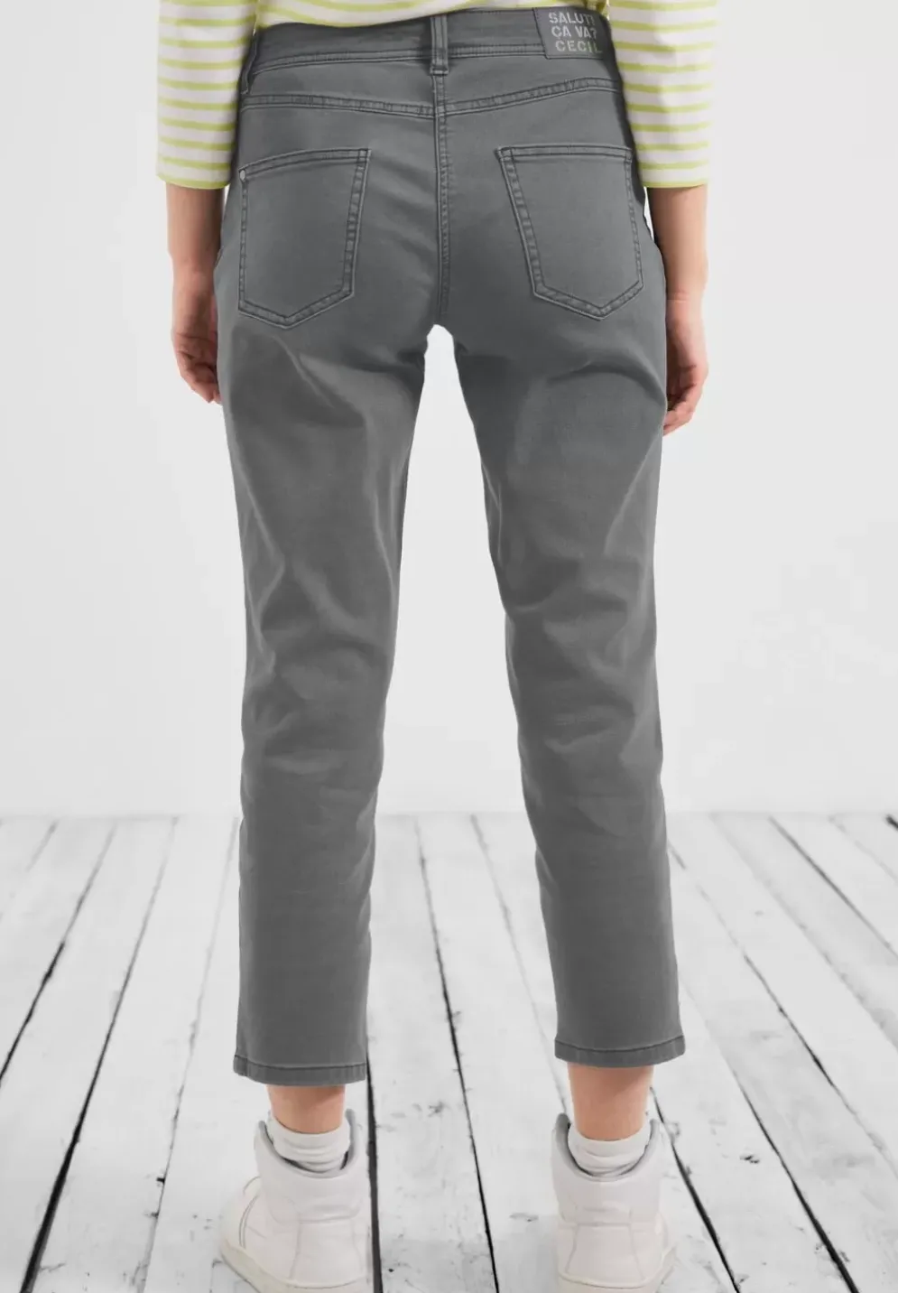 Casual Fit Hose