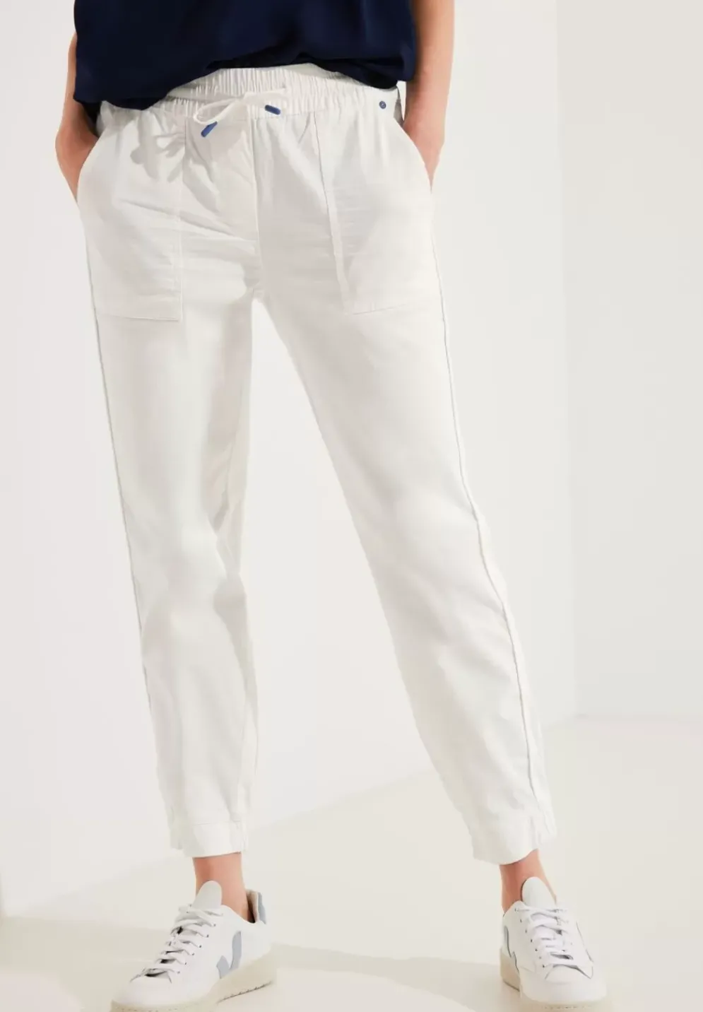Casual Fit Hose