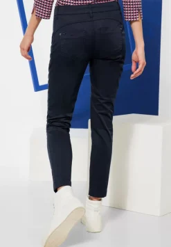 Casual Fit Hose