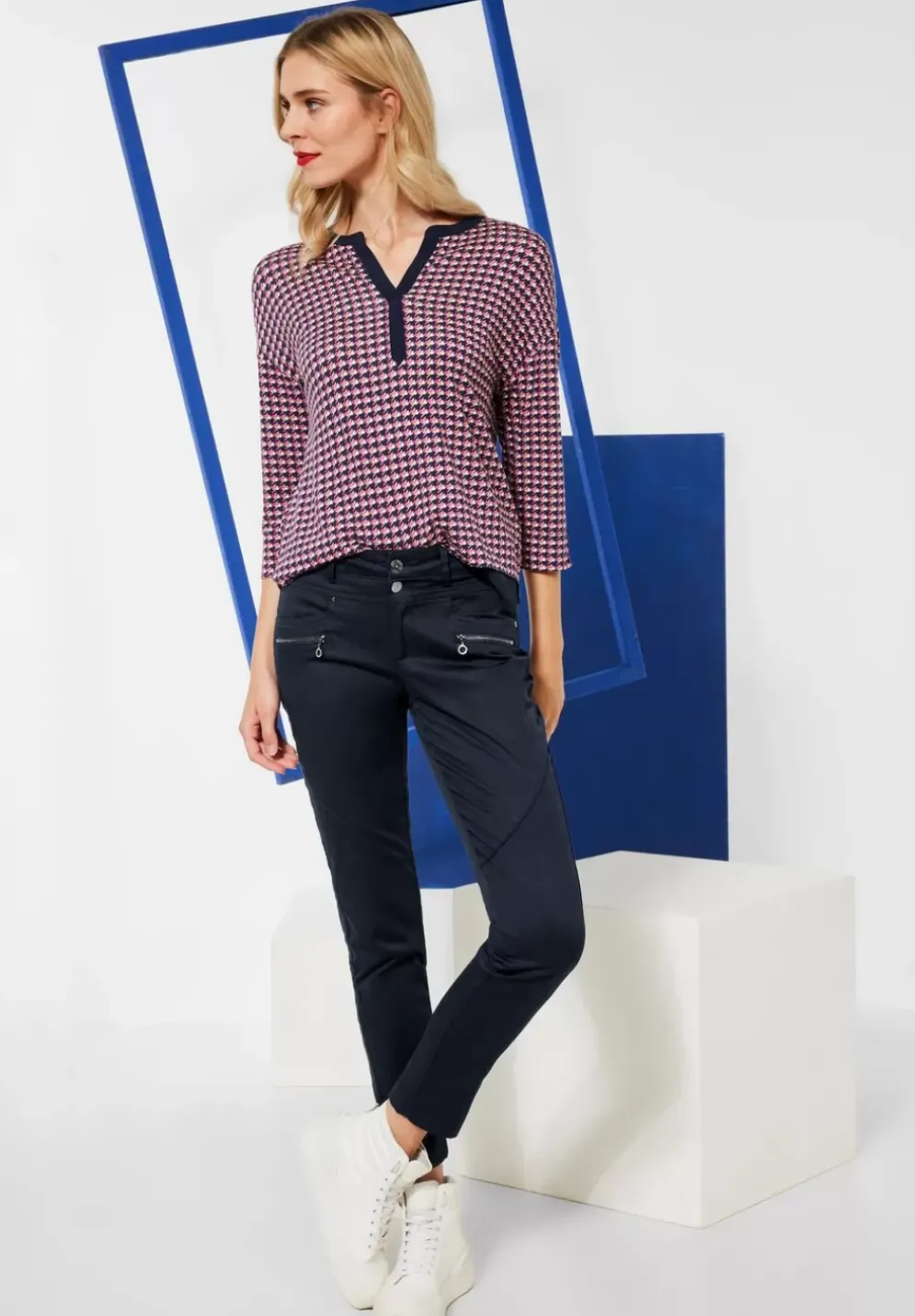 Casual Fit Hose